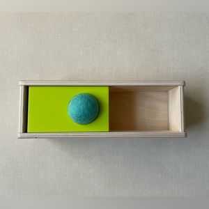 Lovevery Sliding Top Box 11-12 months